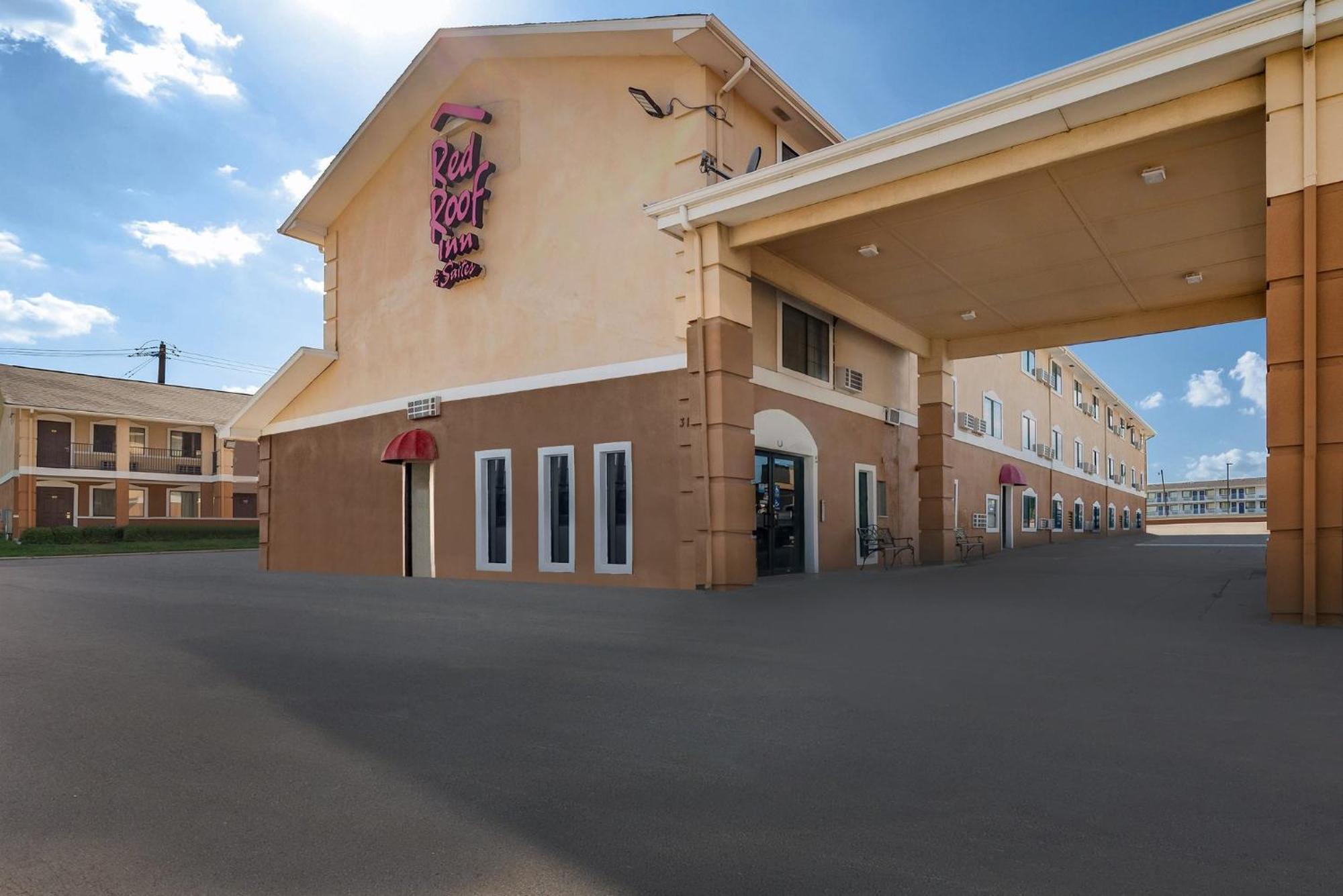 4 Budget Hotels Near Center For Visual Arts Denton Worth Booking