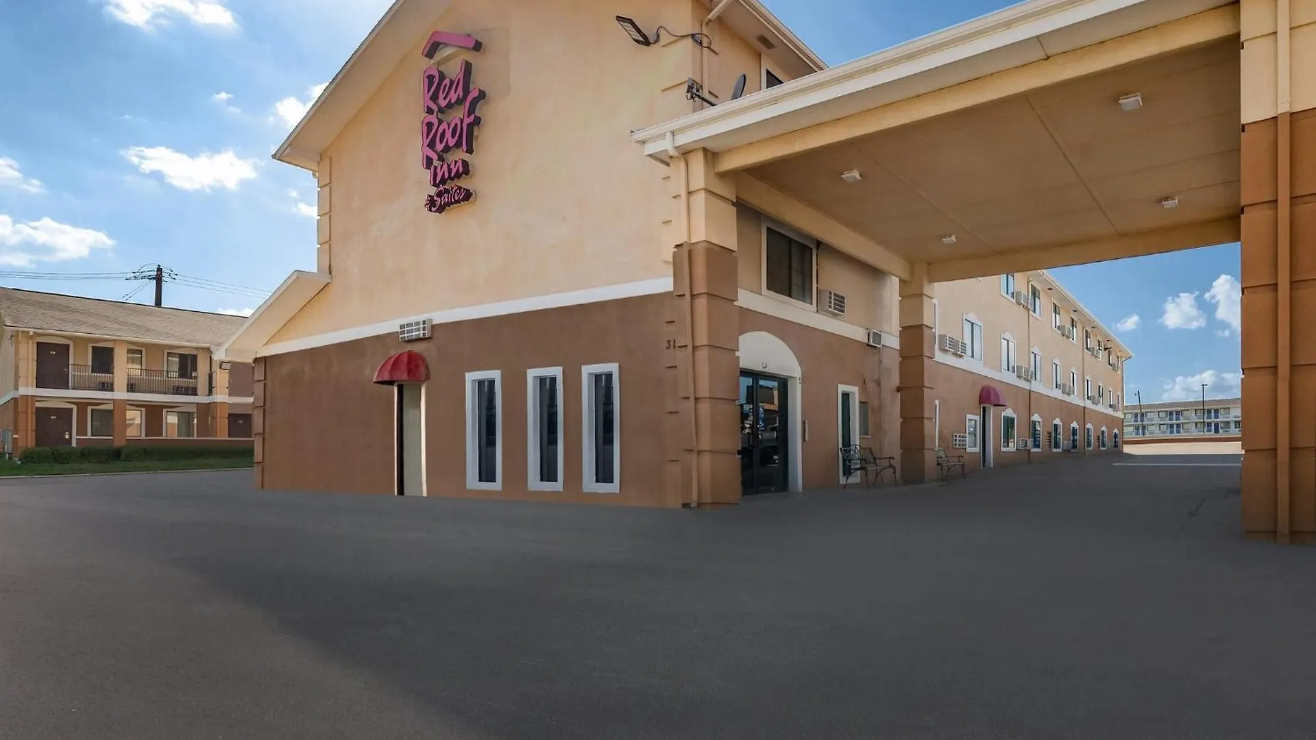 4 Budget Hotels Near Center For Visual Arts Denton Worth Booking