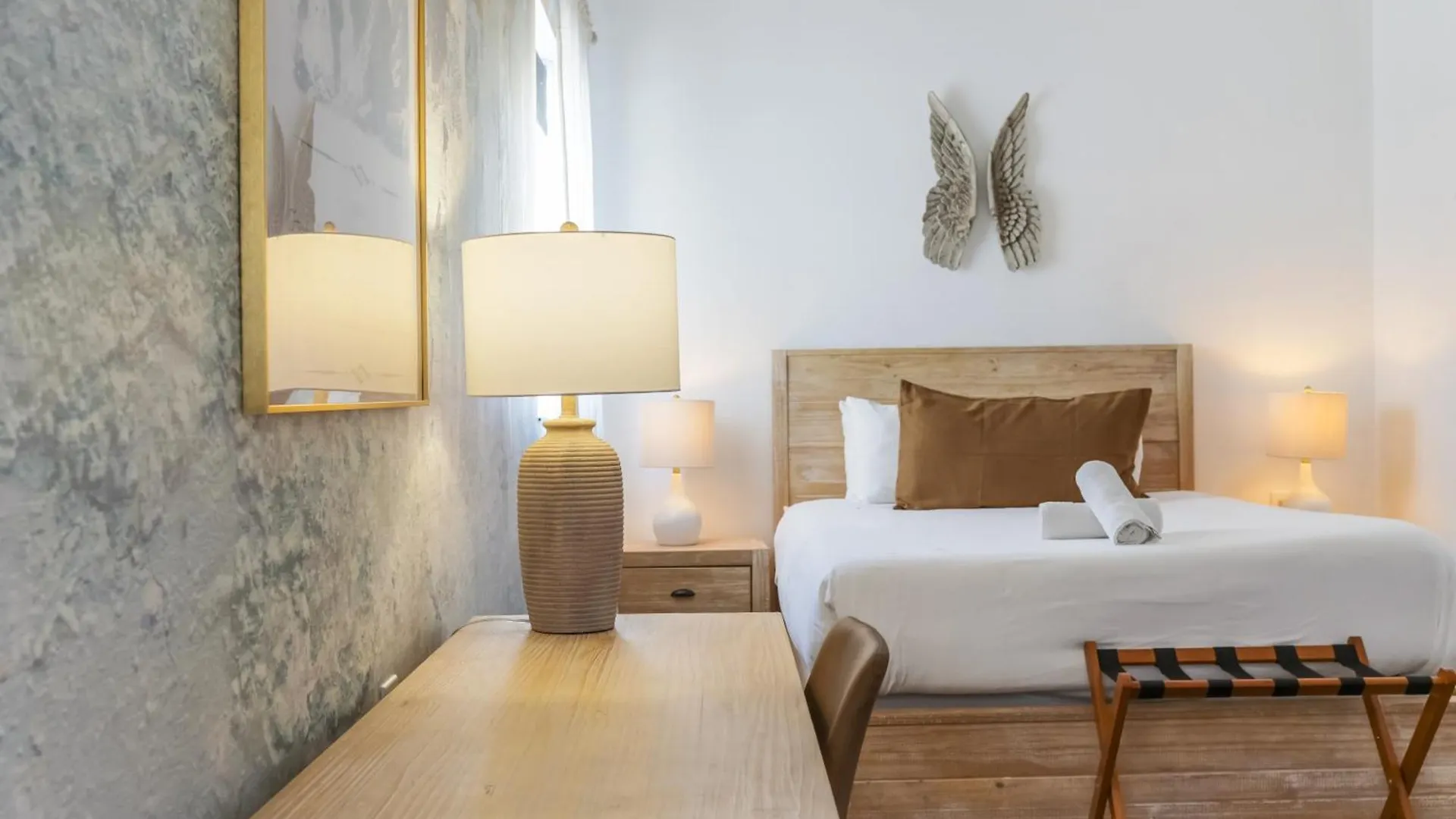 Staying Near Legion Memorial Park: 9 Central Miami Hotels Compared