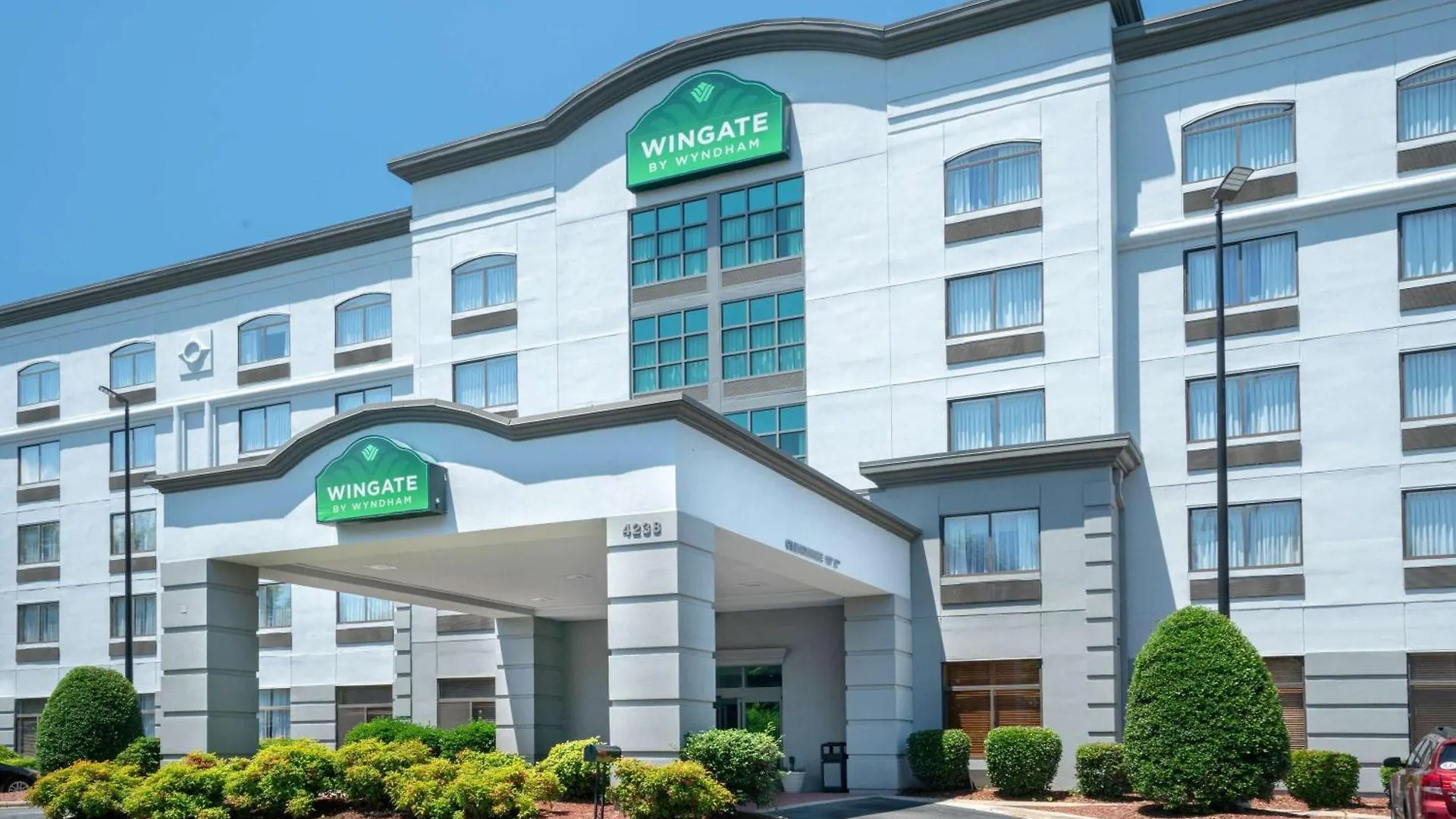 Where to Stay Near Historic South End: 6 Business Hotels in Charlotte