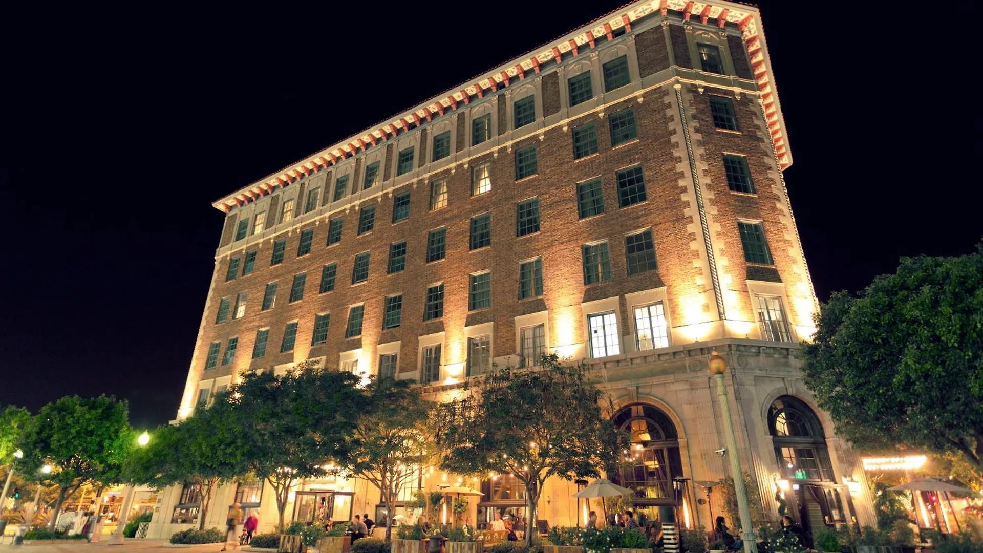 6 Top-Rated Boutique Hotels Close to La Brea Tar Pits