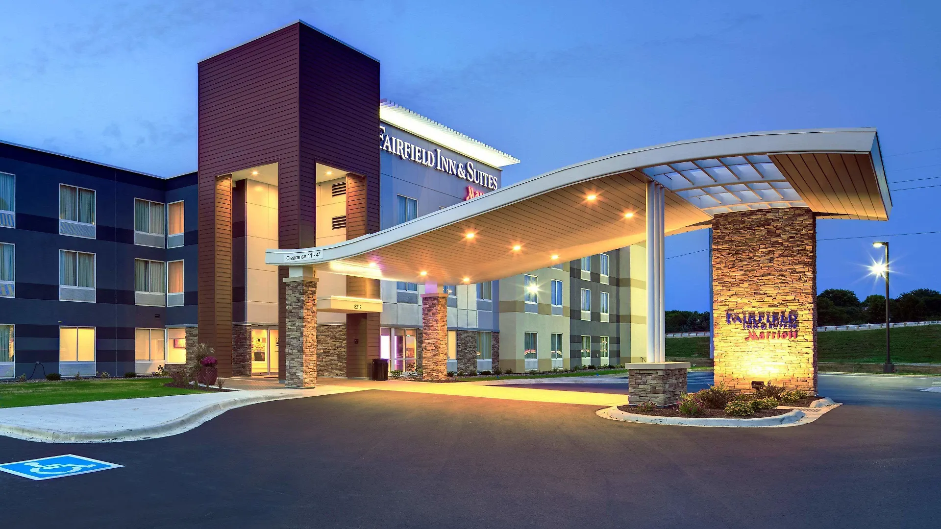 5 Business Hotels Near Geology Museum Madison for Work Stays
