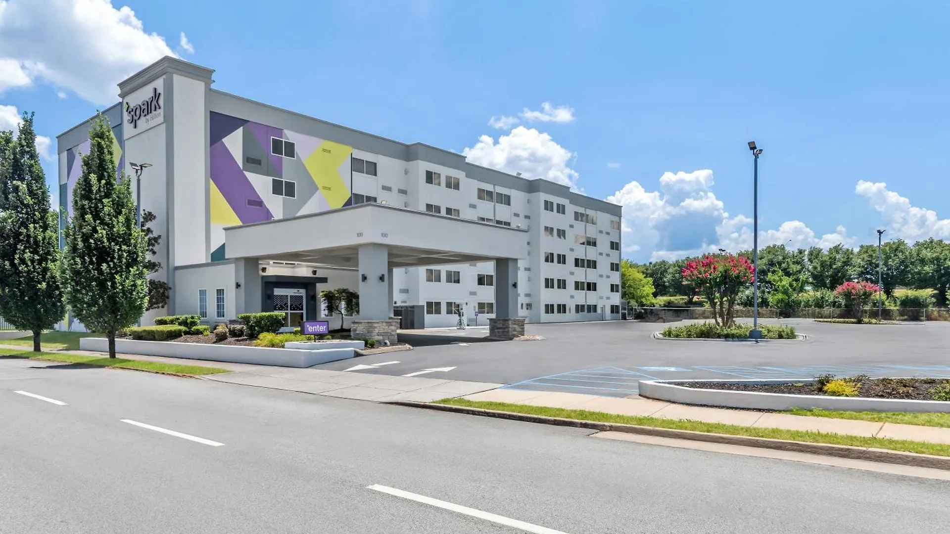 7 Central Chattanooga Hotels Close to McKenzie Arena