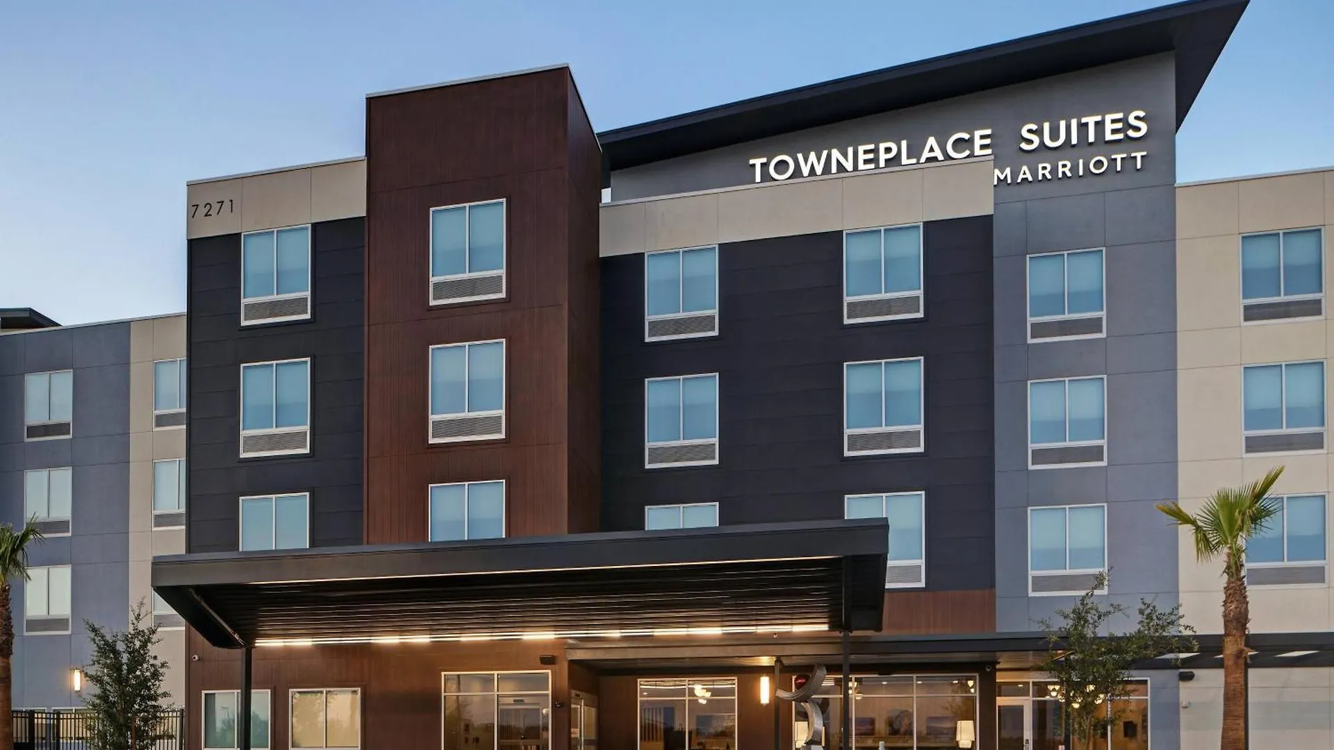 Staying Near Camelback Ranch: 6 Budget Hotels Compared
