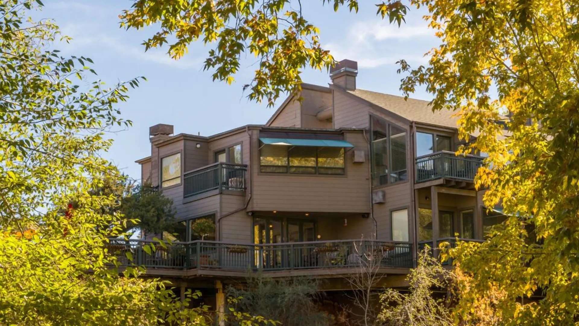 4 Central Sedona Hotels Close to Red Rock State Park