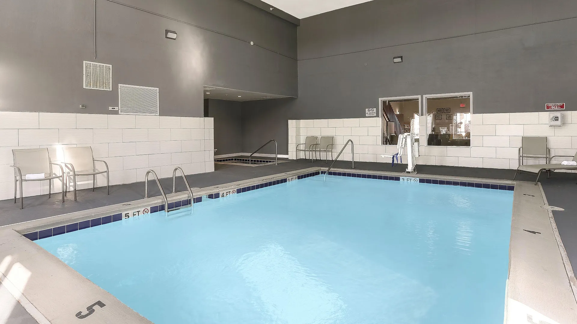 7 Three-Star Hotels Near L.T. Smith Stadium Worth Booking