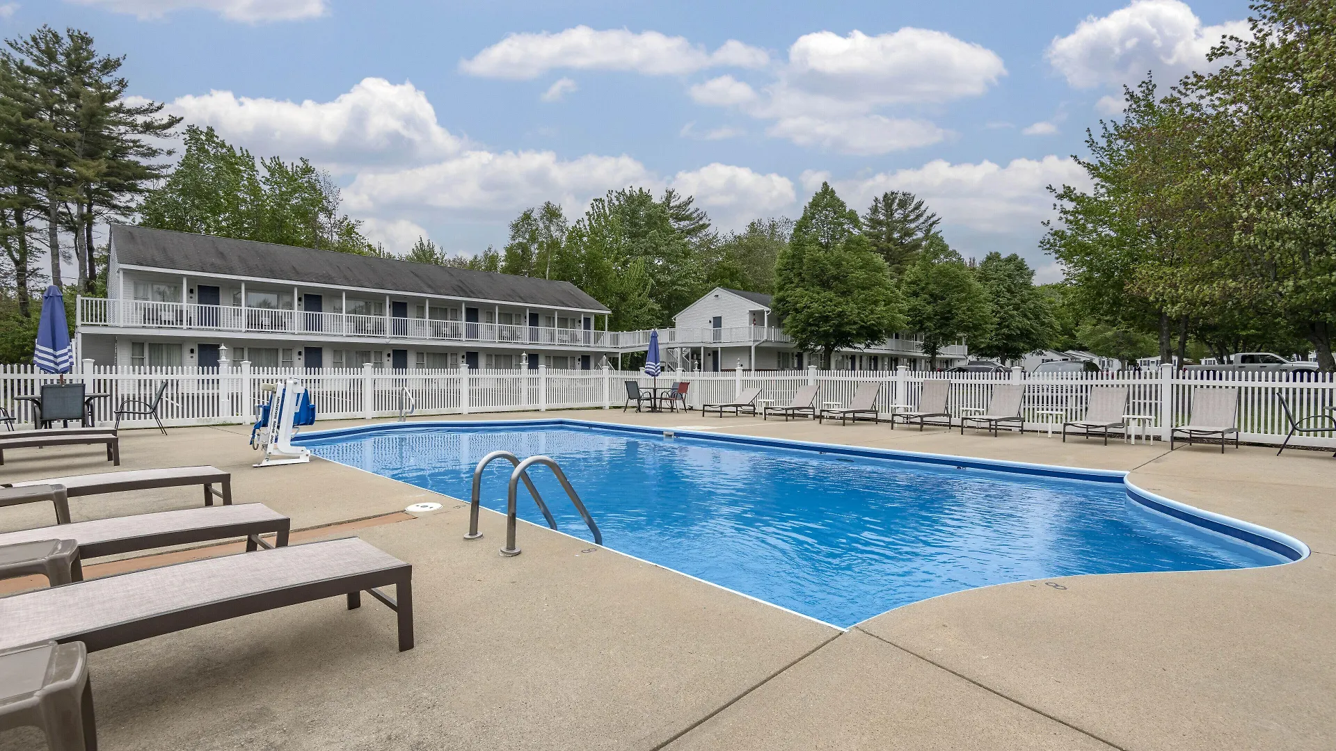 4 Budget Hotels Near Rachel Carson Wildlife Refuge Worth Booking