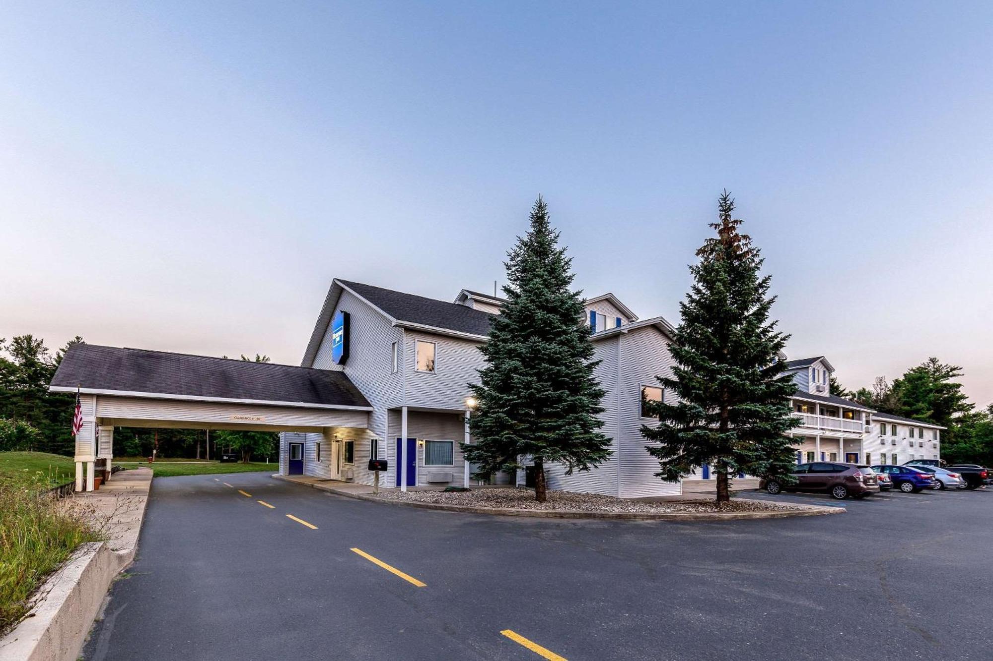 10 Top-Rated 2-Star Hotels in Huron-Manistee National Forest