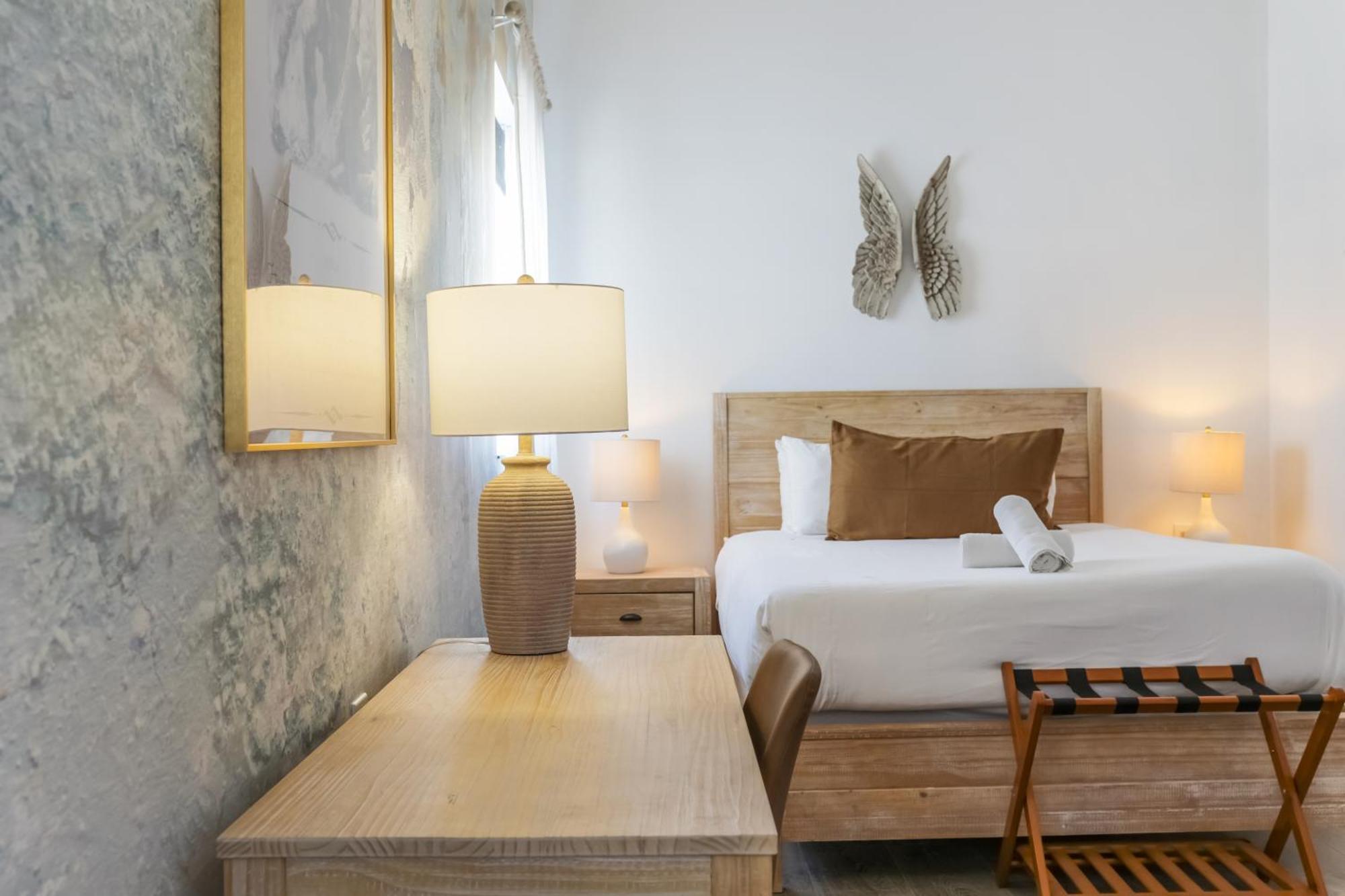 Staying Near Legion Memorial Park: 9 Central Miami Hotels Compared