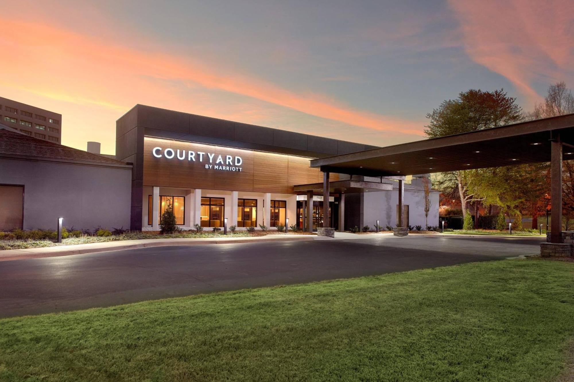 4 Family Hotels Near Latta Park Charlotte Worth Booking