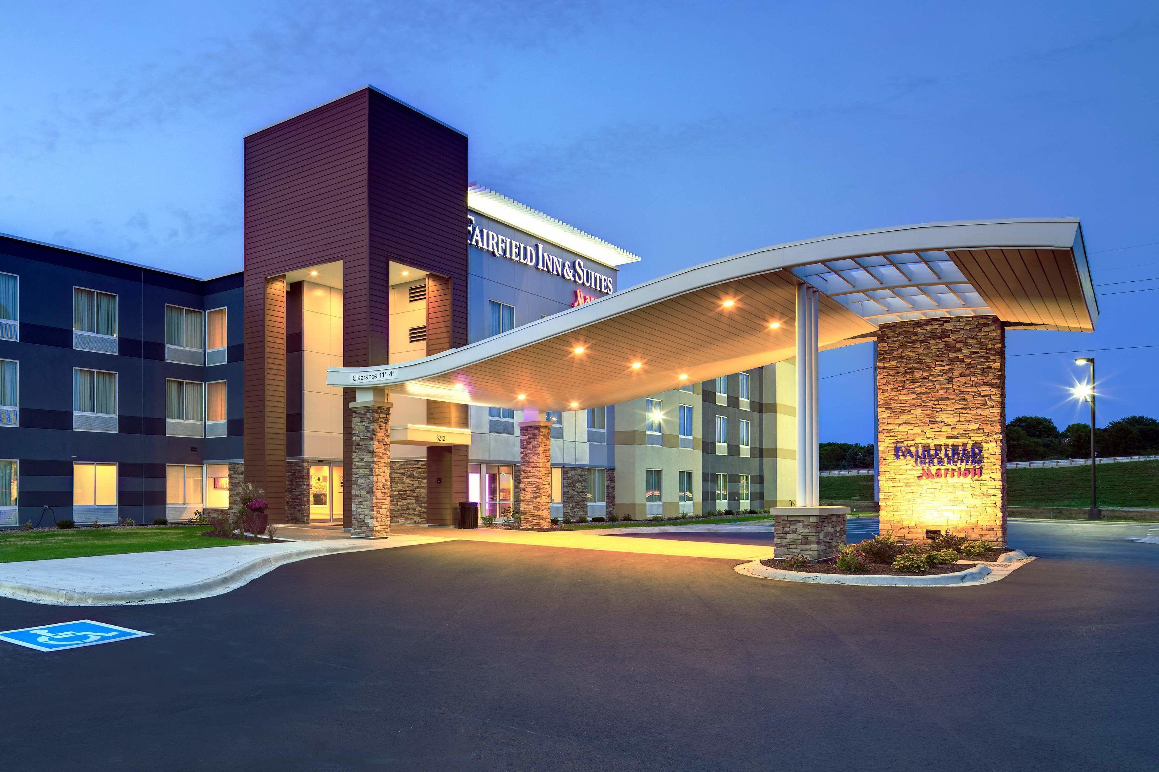 5 Business Hotels Near Geology Museum Madison for Work Stays