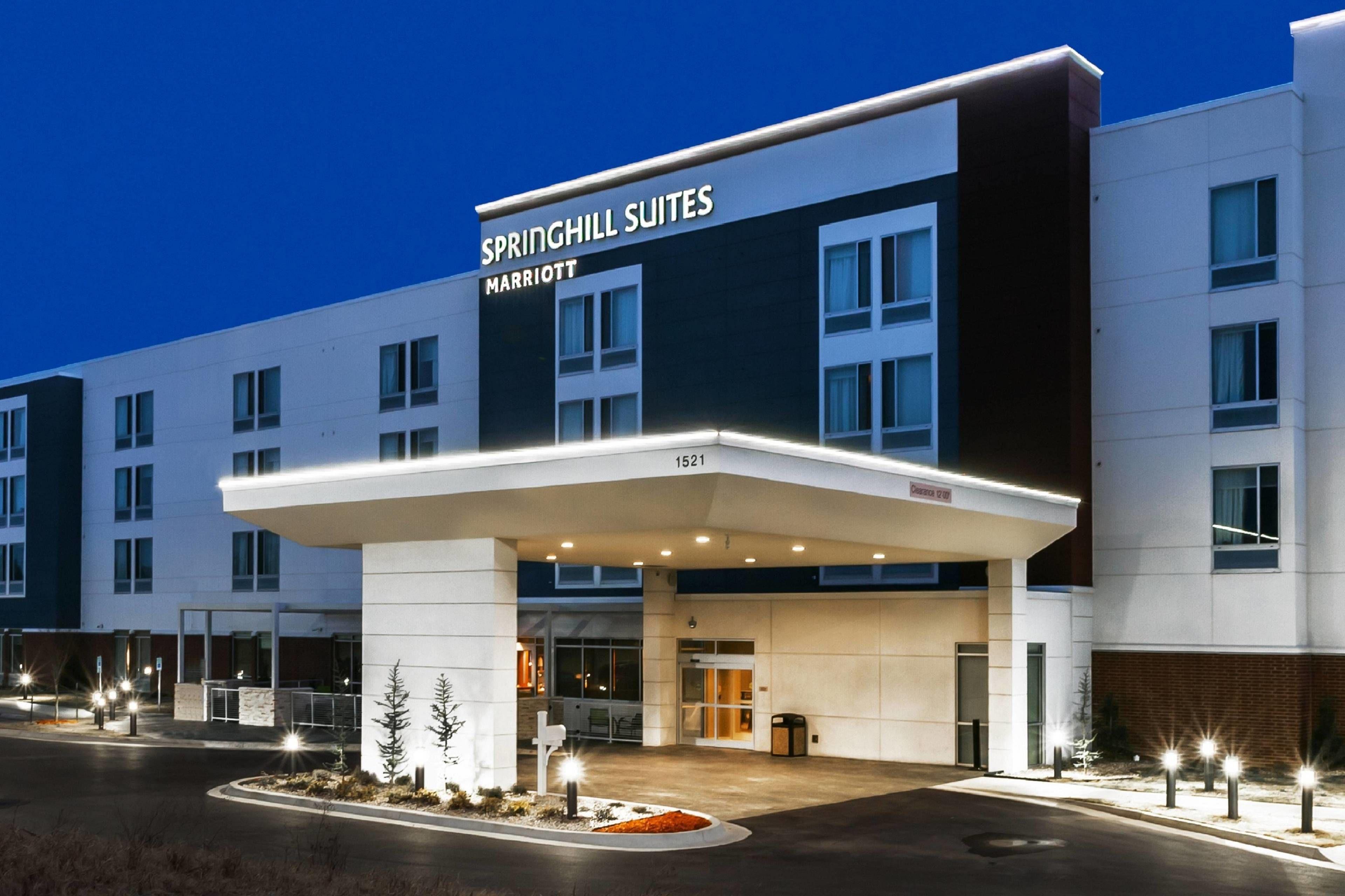 4 Business Hotels Near Oral Roberts University Worth Booking