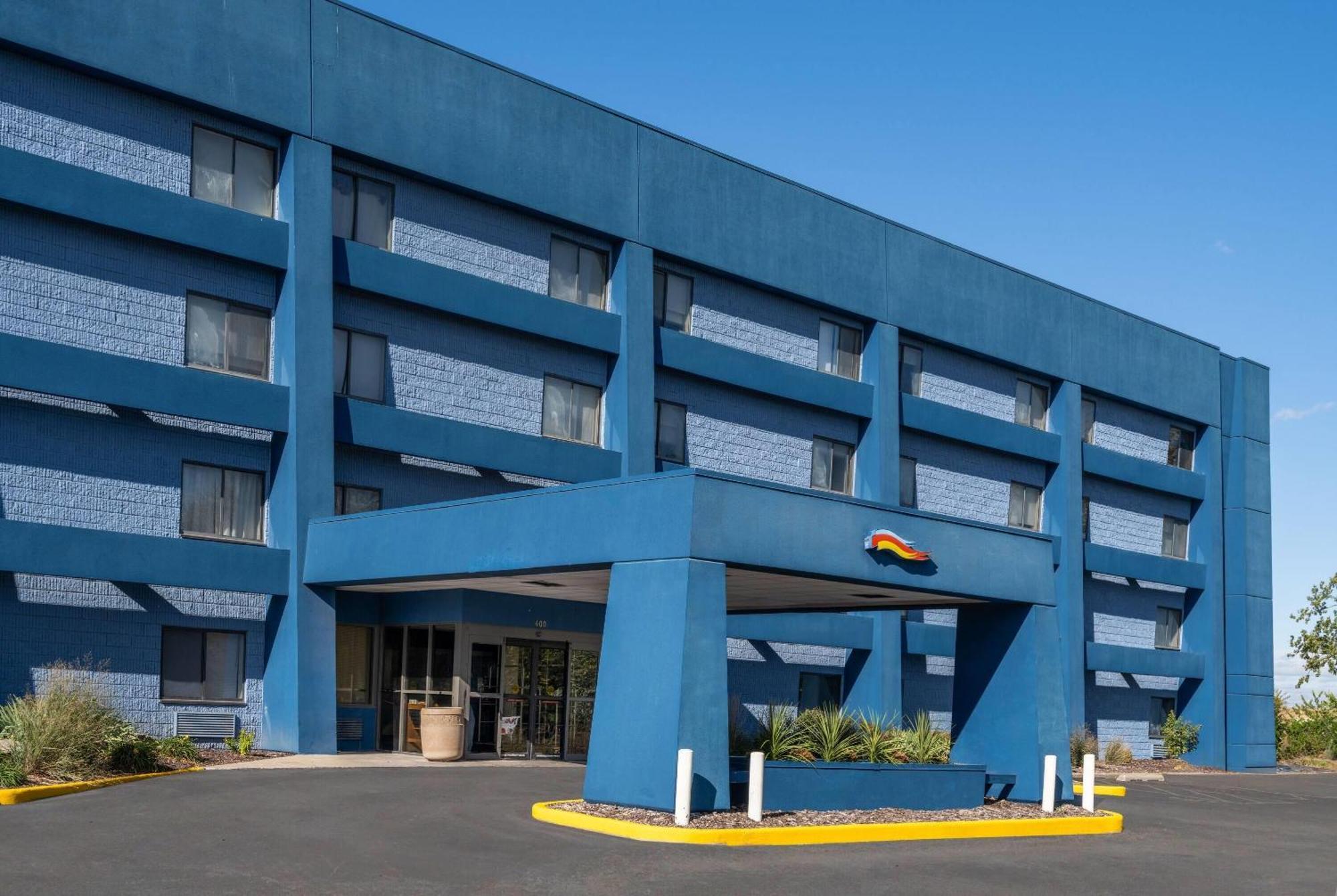 9 Business Hotels Near McManus Park Worth Booking in Bettendorf