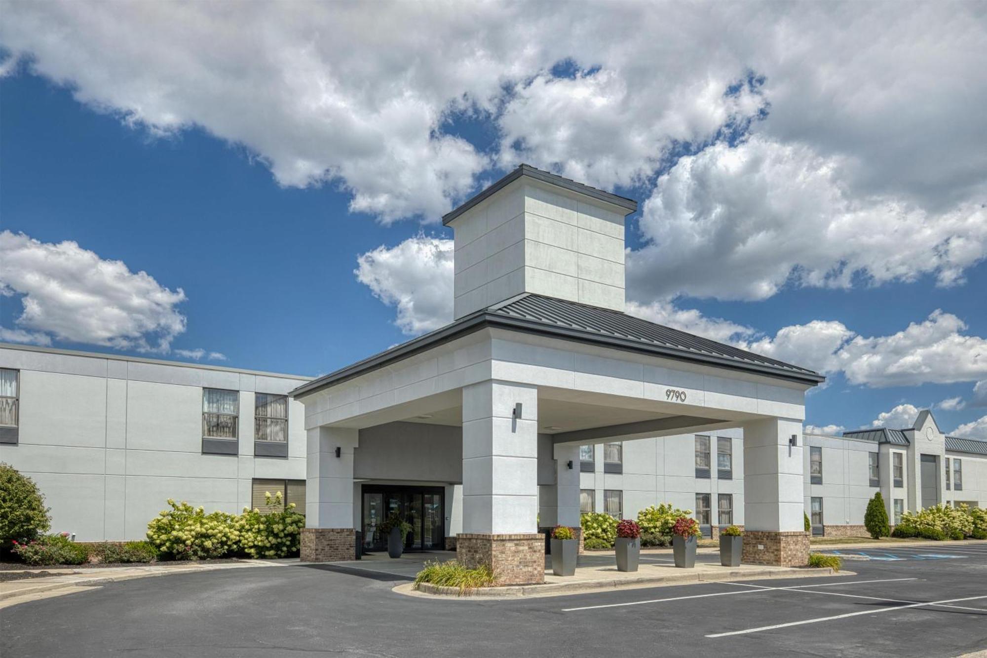 4 Business Hotels Near Castleton That Deliver on Work Trips