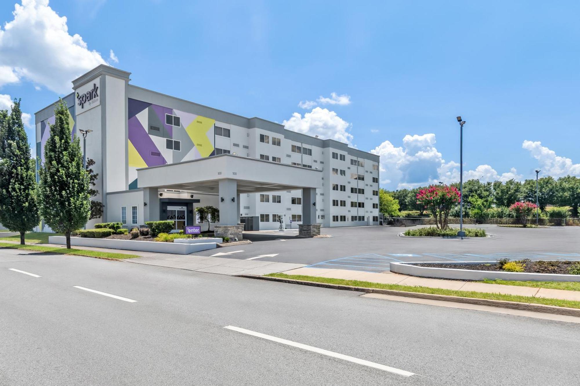 7 Central Chattanooga Hotels Close to McKenzie Arena