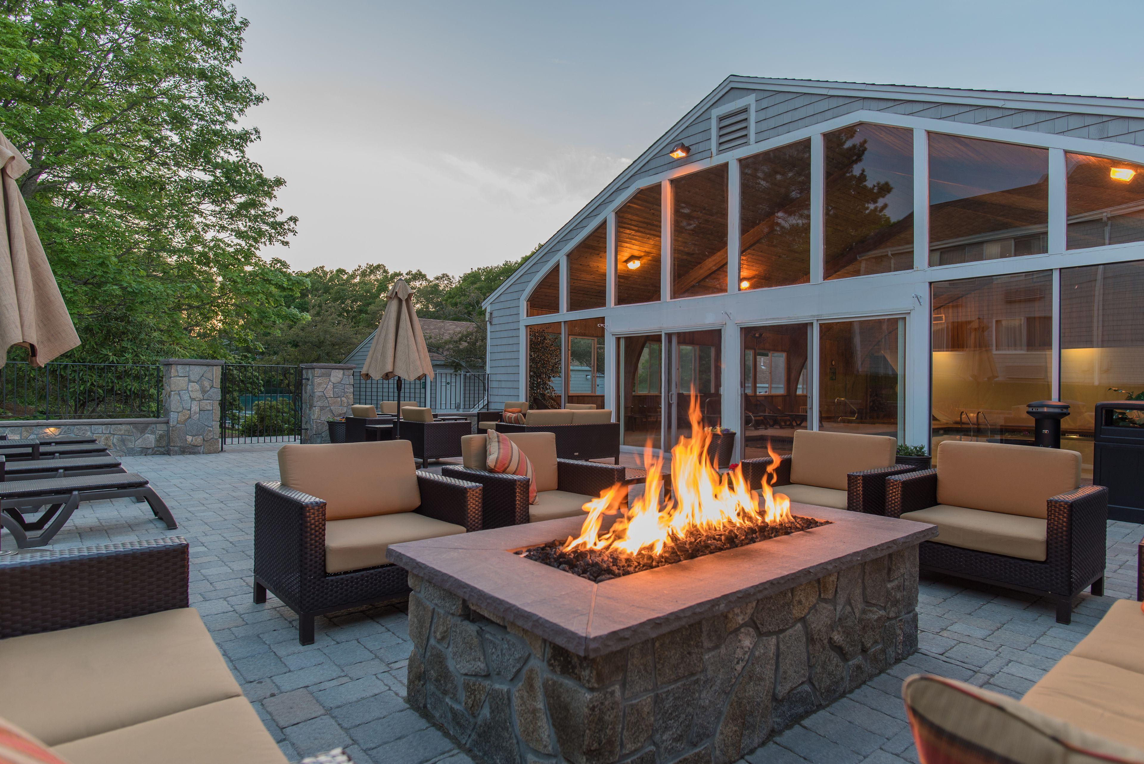Staying Near Motif Number 1: 6 Rockport Resorts Compared