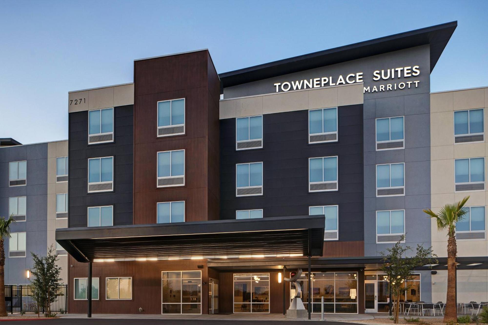 Staying Near Camelback Ranch: 6 Budget Hotels Compared