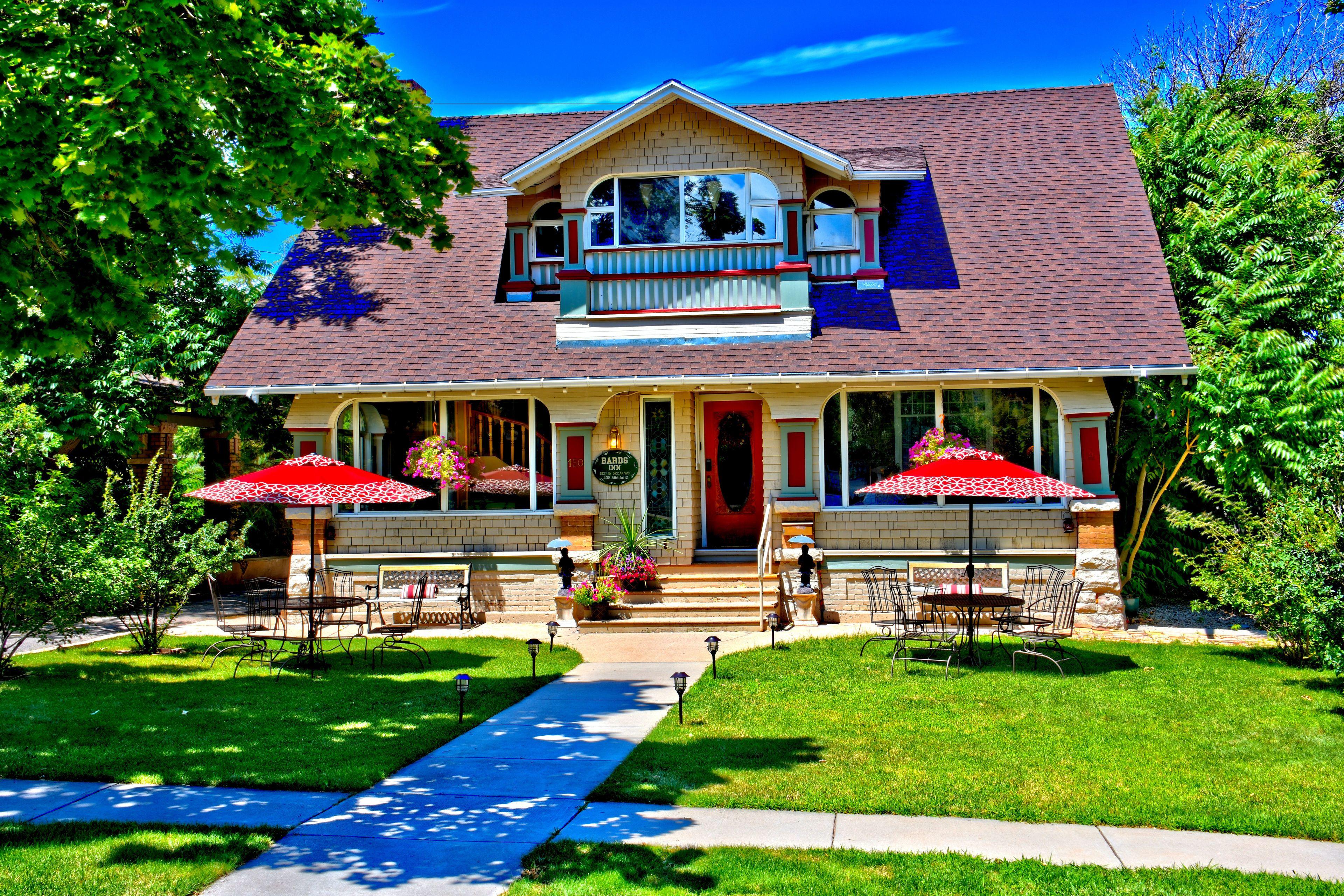 5 Smart Airport Hotels Near Eccles Coliseum Worth Booking