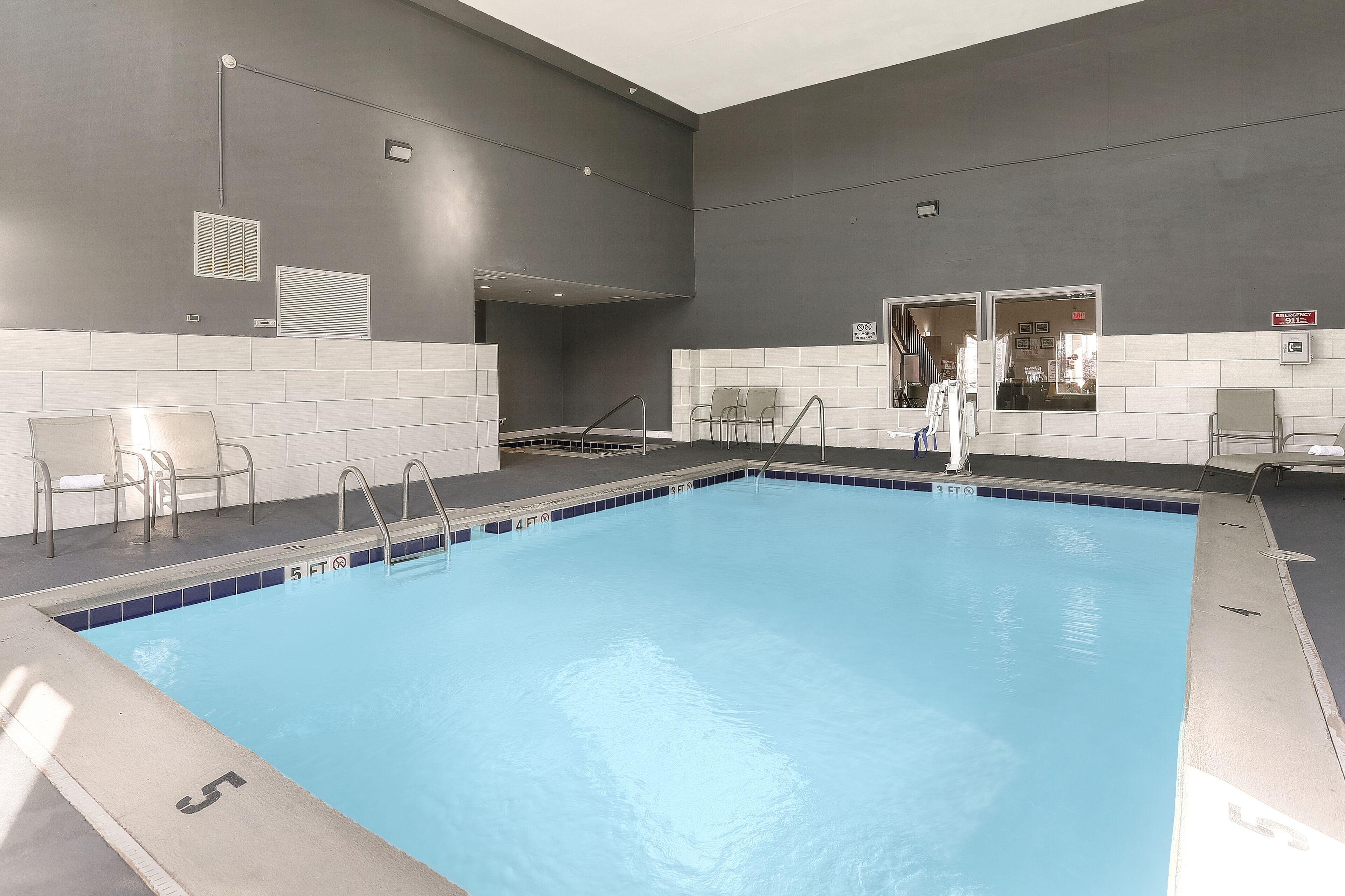 7 Three-Star Hotels Near L.T. Smith Stadium Worth Booking